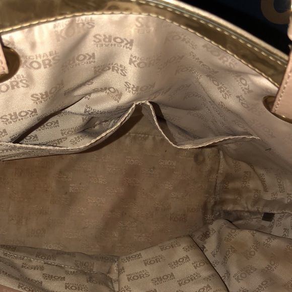 Micheal Kors XL gold metallic monogram tote wallet, slides available separately - Picture 7 of 13